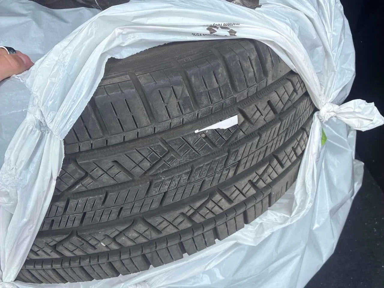 Mercedes-Benz GLE 500 4MATIC * 360 КАМЕРА* ПАНОРАМА* ДВА ЧИФТА ГУМИ* , снимка 13 - Автомобили и джипове - 53930231