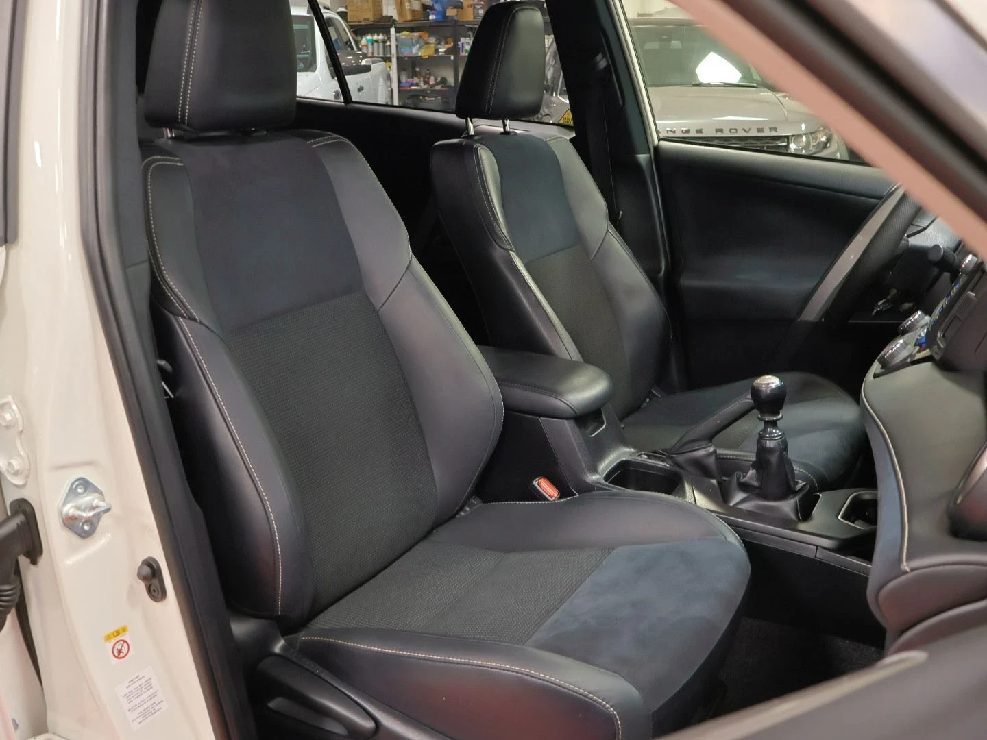 Toyota Rav4 D-4D T4 | FWD | Exclusive , снимка 11 - Автомобили и джипове - 55681124