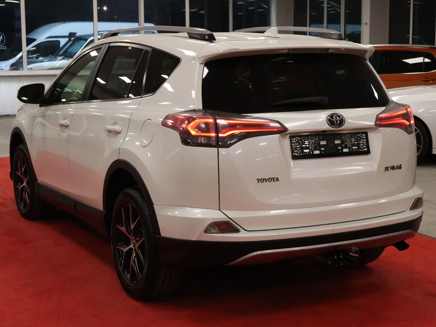 Toyota Rav4 D-4D T4 | FWD | Exclusive , снимка 4 - Автомобили и джипове - 55681124
