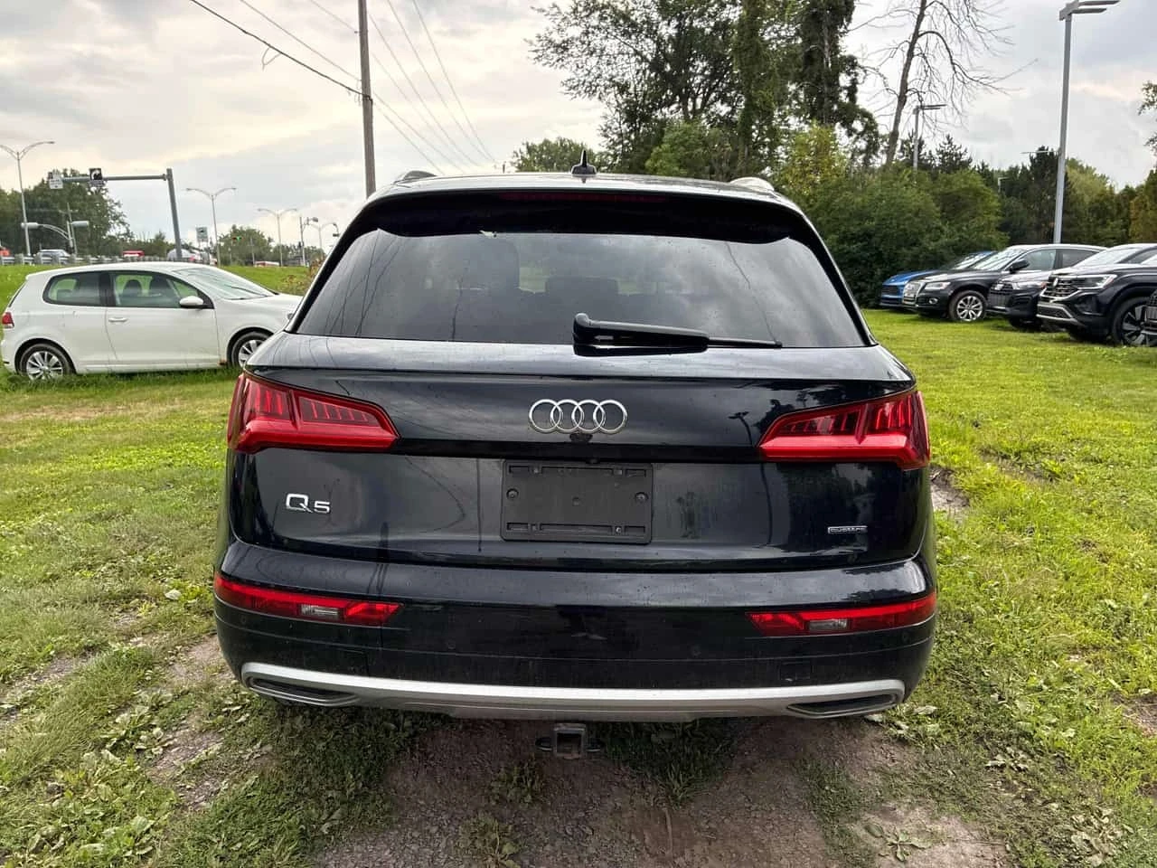 Audi Q5  Komfort / CAMERA / CARFAX / АВТОКРЕДИТ , снимка 4 - Автомобили и джипове - 55735337