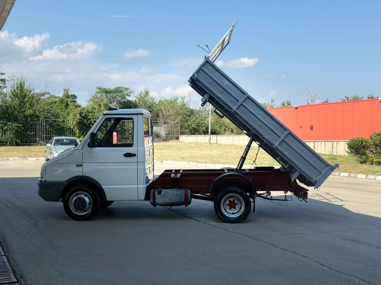 Iveco 35-8 Тристранен самосвал Италия, снимка 11 - Бусове и автобуси - 55365944