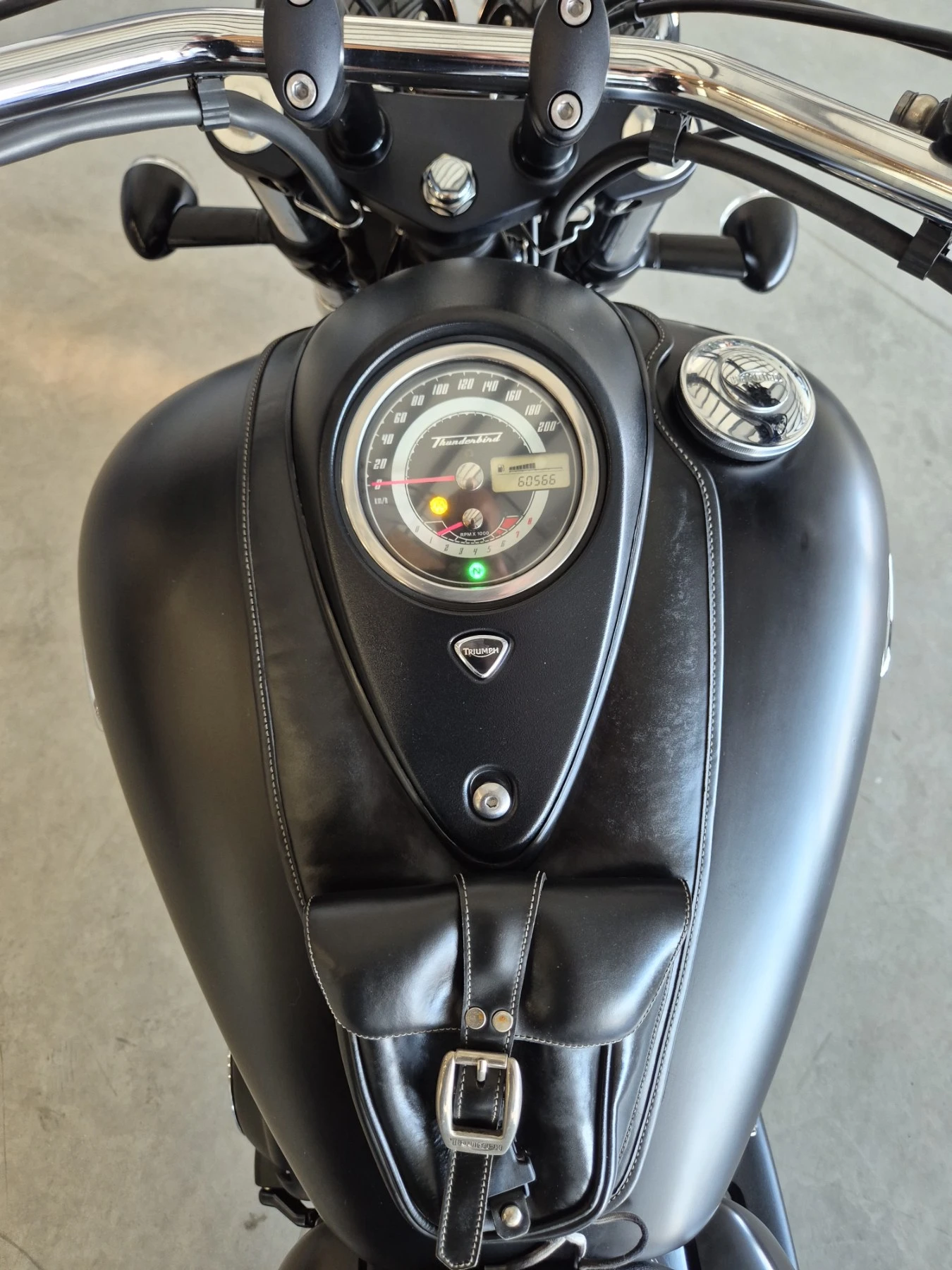 Triumph Thunderbird 1700 Storm ABS Нов внос от ШВЕЙЦАРИЯ!!!, снимка 16 - Мотоциклети и мототехника - 54823109