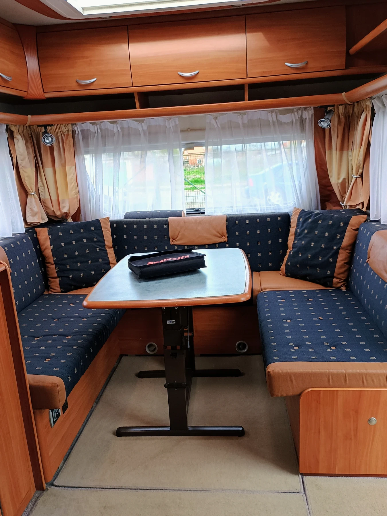 Каравана Dethleffs 510 Beduin , снимка 8 - Каравани и кемпери - 55217886
