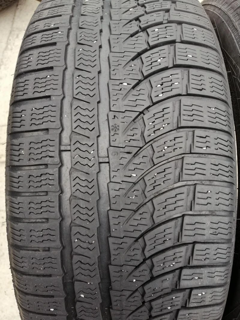 Гуми Зимни 225/45R19, снимка 4 - Гуми и джанти - 34289535