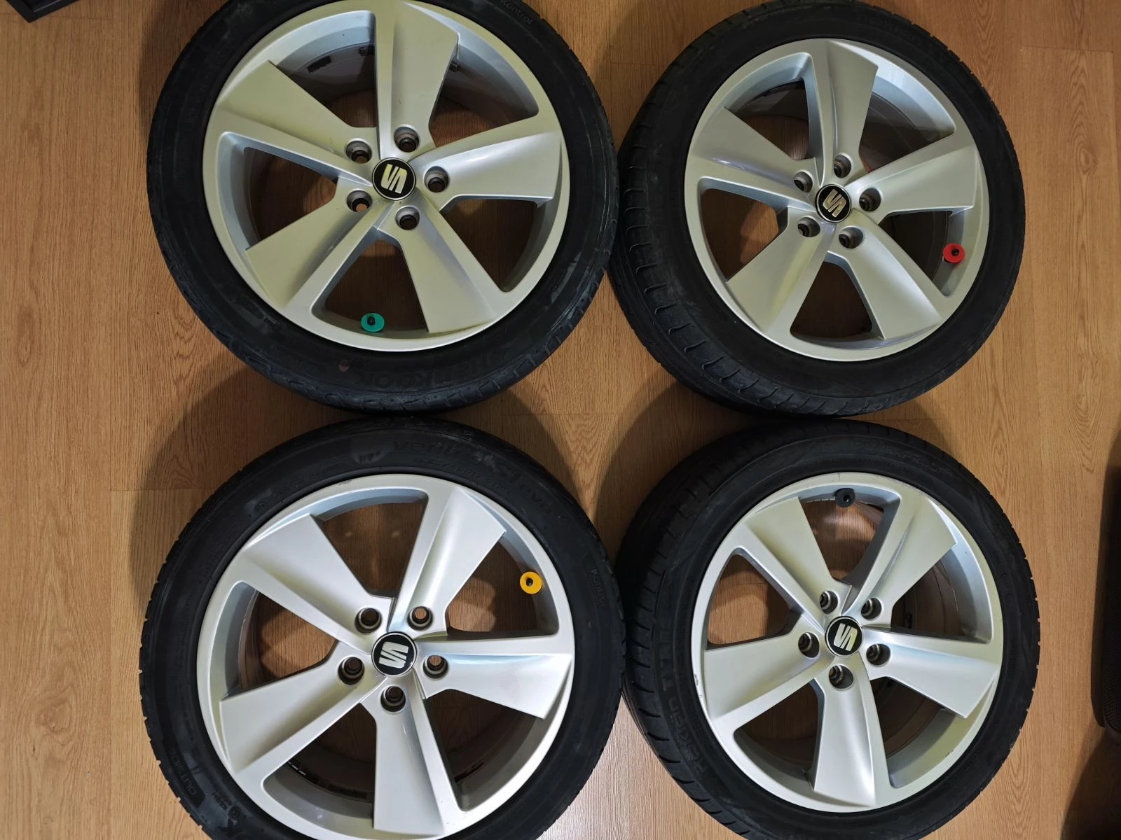 ���� � ������ 225/45R17 �� Seat Leon | Mobile.bg � ����������� 1