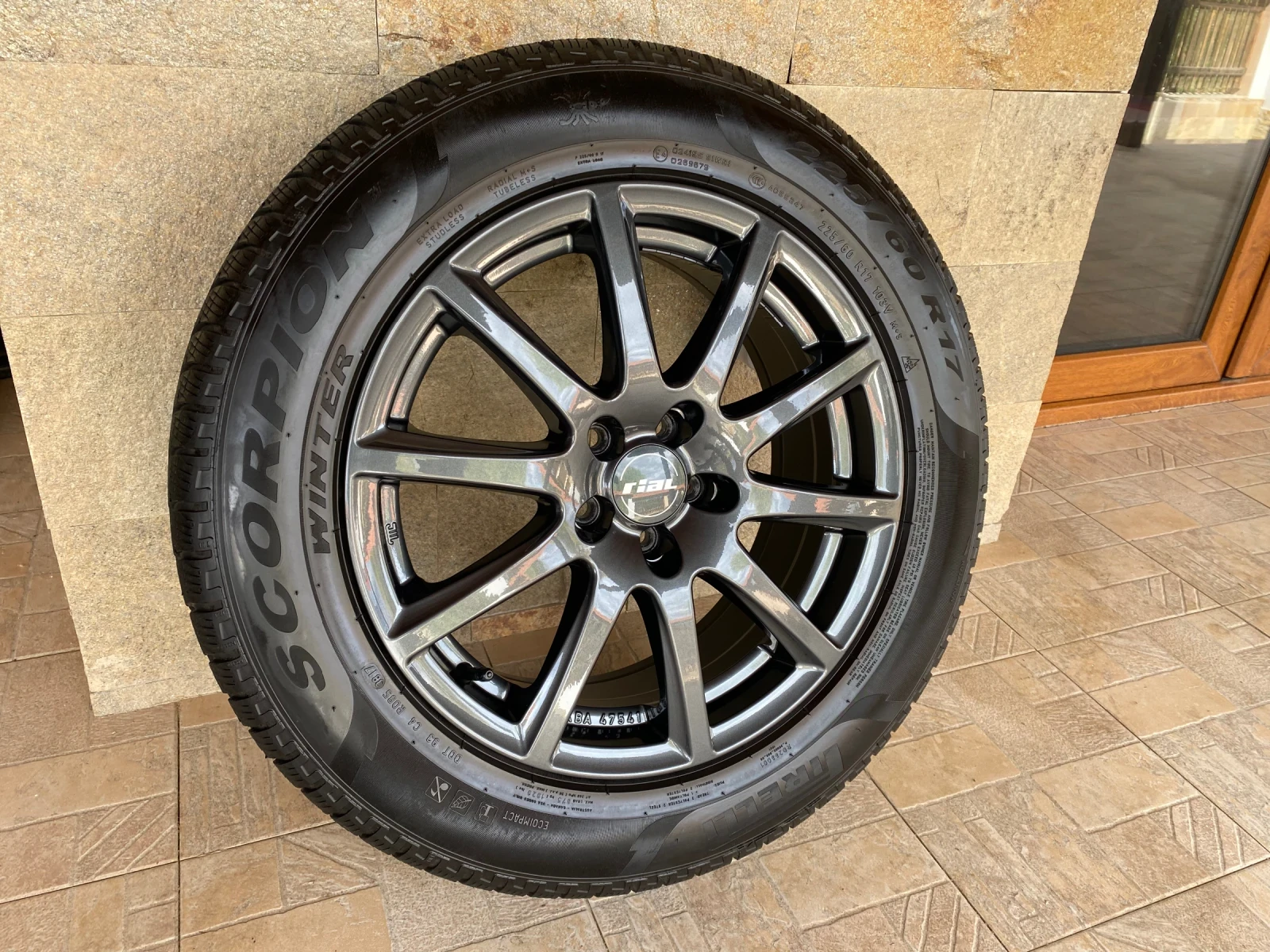 Гуми с джанти Pirelli 225/60R17, снимка 3 - Гуми и джанти - 56197572
