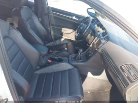 VW Golf GTI AUTOBAHN - 16999 лв. / 8691.45 € - 43378385 5