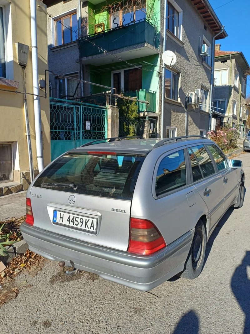 Mercedes-Benz C 220, снимка 4 - Автомобили и джипове - 48087164