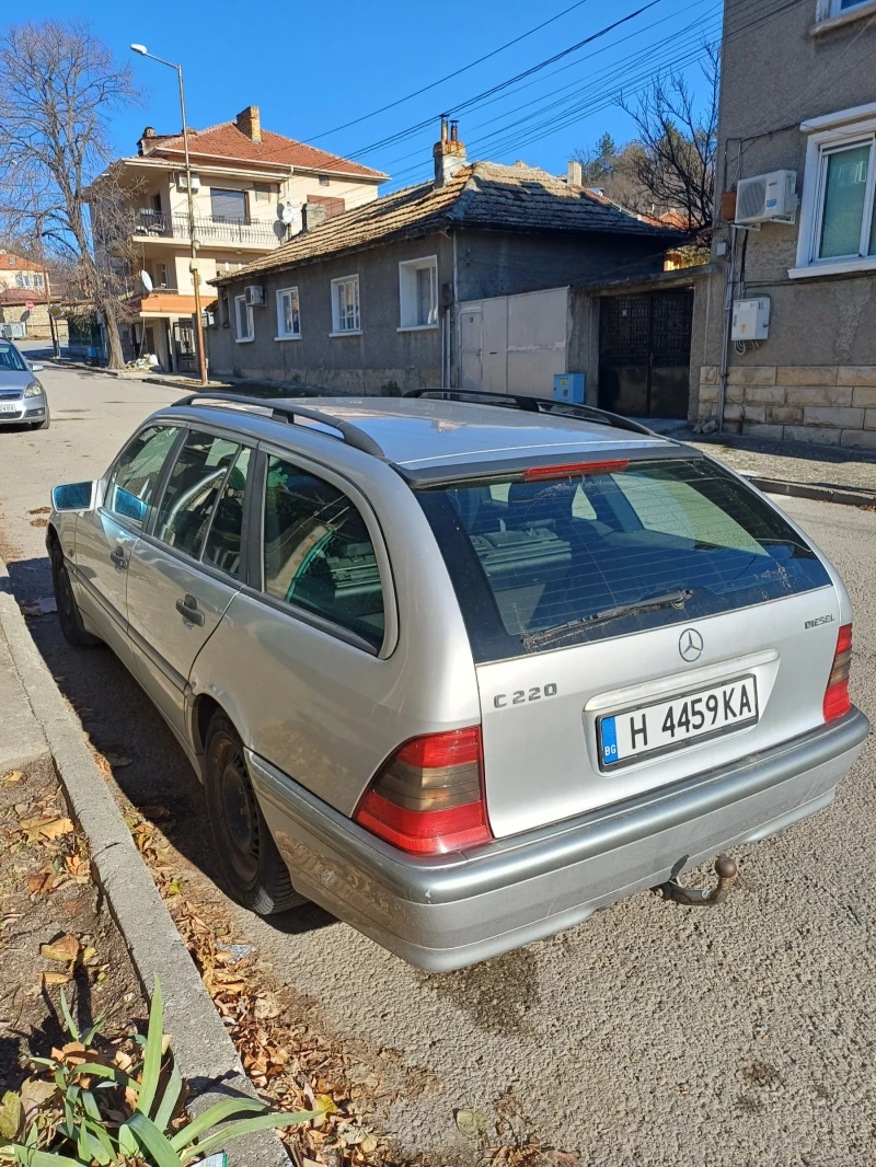 Mercedes-Benz C 220, снимка 3 - Автомобили и джипове - 48087164