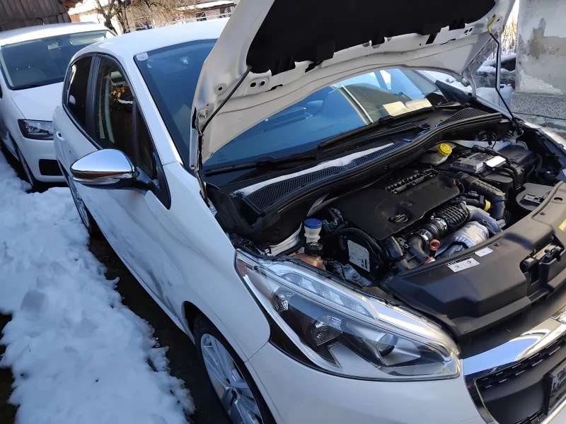 Peugeot 208, снимка 8 - Автомобили и джипове - 48490988