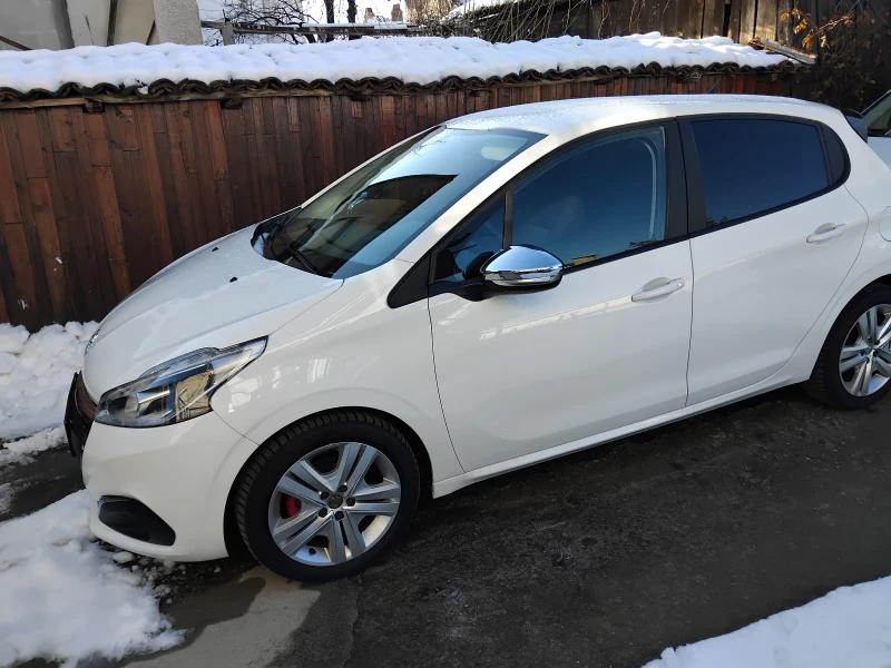 Peugeot 208, снимка 3 - Автомобили и джипове - 48490988