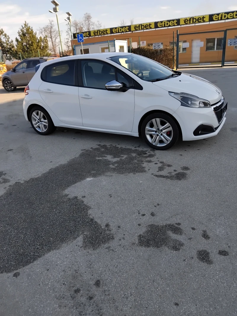 Peugeot 208, снимка 7 - Автомобили и джипове - 49215761