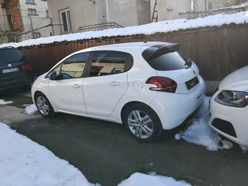 Peugeot 208, снимка 5 - Автомобили и джипове - 48490988