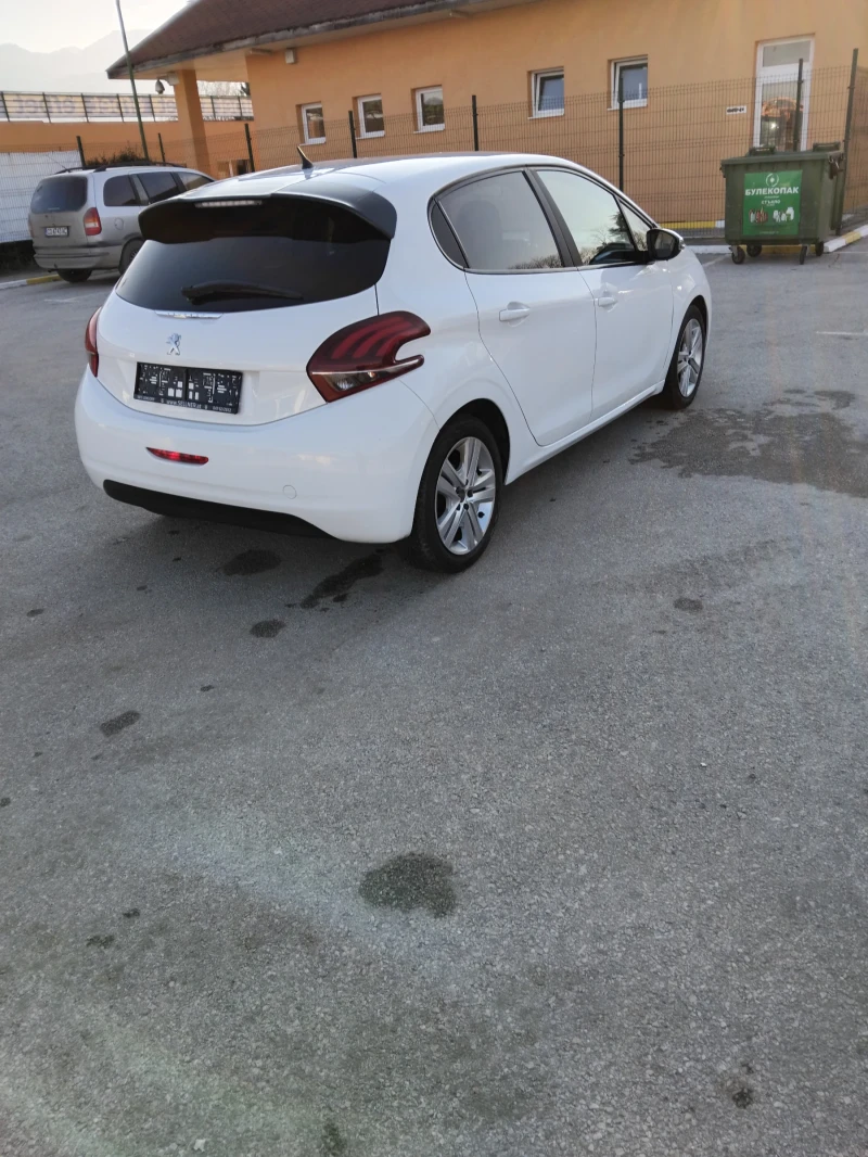 Peugeot 208, снимка 6 - Автомобили и джипове - 49215761