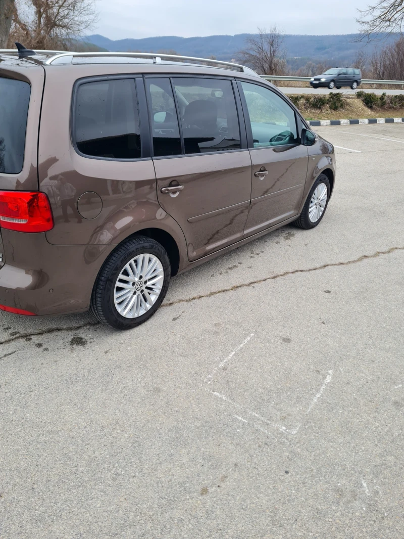 VW Touran 1.2 TSI  105к.с. 2014г. 7местен , снимка 3 - Автомобили и джипове - 49143819