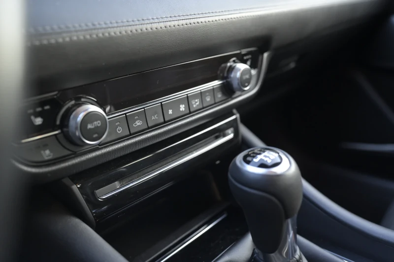 Mazda 6 Тakumi edition - Най-високото ниво на оборудване!, снимка 8 - Автомобили и джипове - 52326189
