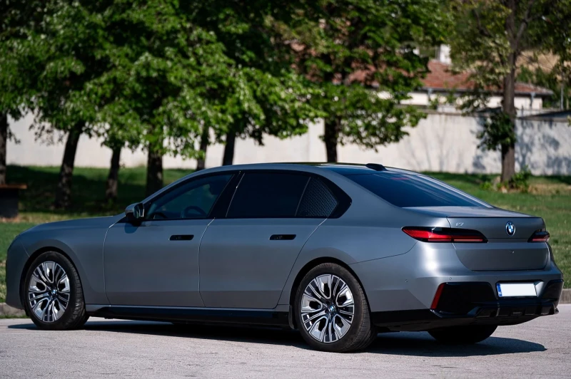 BMW i7, снимка 4 - Автомобили и джипове - 51375338