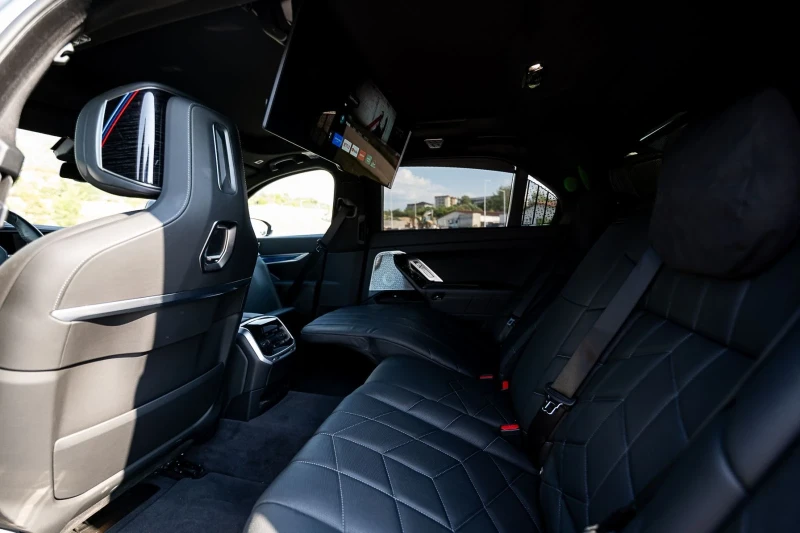 BMW i7, снимка 10 - Автомобили и джипове - 51375338