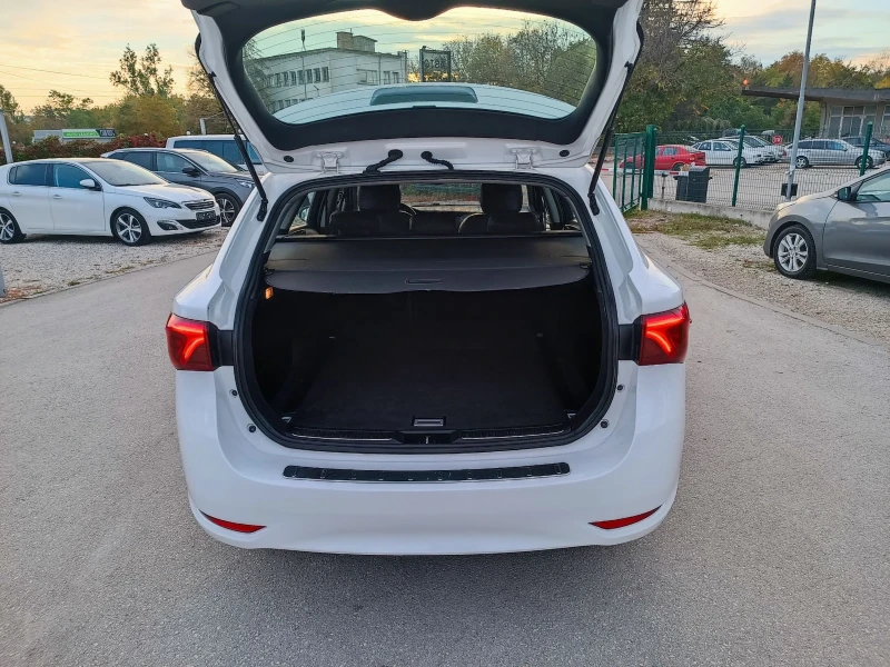 Toyota Avensis 1.8i-147 кс-ШВЕЙЦАРИЯ-АВТОМАТ-NAVI, снимка 5 - Автомобили и джипове - 52149009