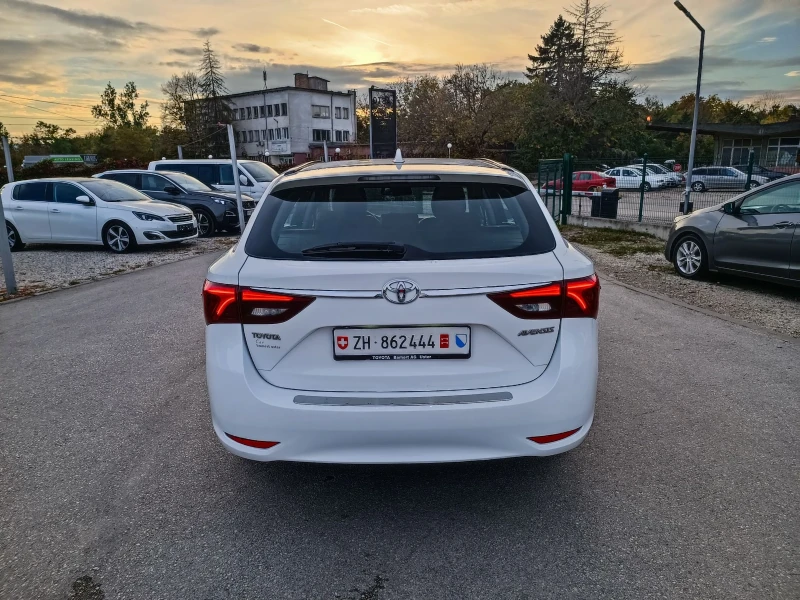Toyota Avensis 1.8i-147 кс-ШВЕЙЦАРИЯ-АВТОМАТ-NAVI, снимка 4 - Автомобили и джипове - 52149009