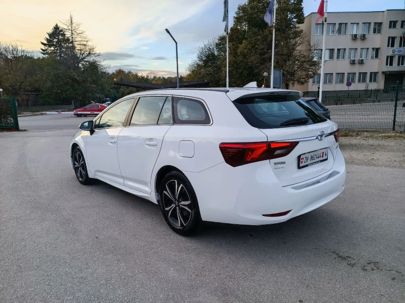 Toyota Avensis 1.8i-147 кс-ШВЕЙЦАРИЯ-АВТОМАТ-NAVI, снимка 6 - Автомобили и джипове - 52149009