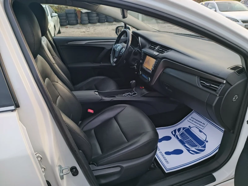 Toyota Avensis 1.8i-147 кс-ШВЕЙЦАРИЯ-АВТОМАТ-NAVI, снимка 12 - Автомобили и джипове - 52149009