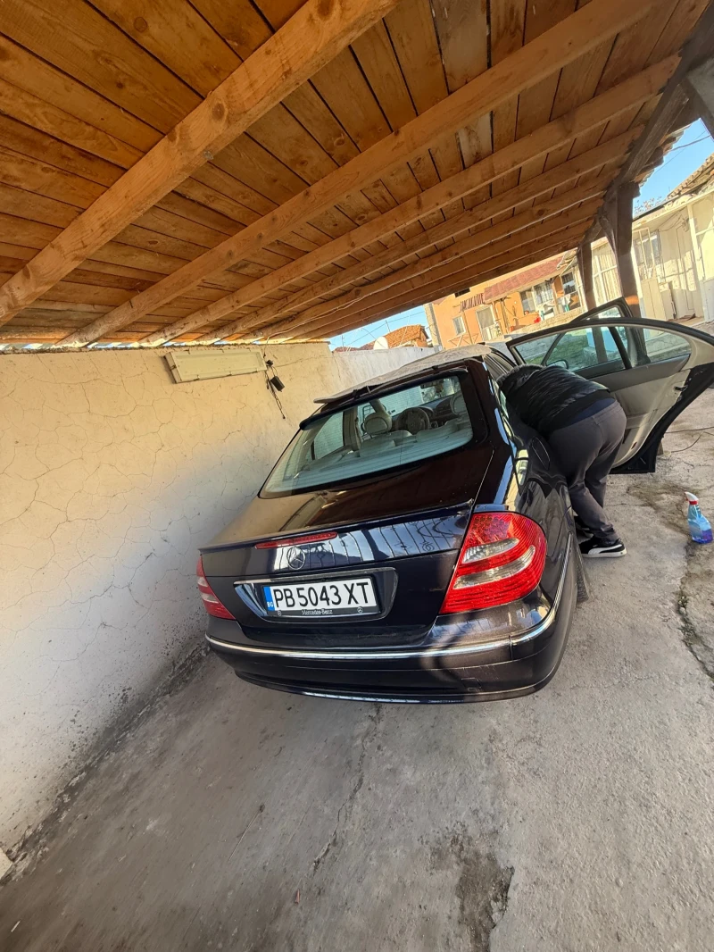 Mercedes-Benz E 270, снимка 8 - Автомобили и джипове - 53583369