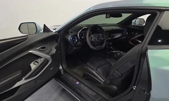 Chevrolet Camaro 6.2SS V8, снимка 9 - Автомобили и джипове - 54126320