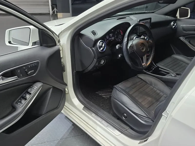 Mercedes-Benz A 200 2.0, снимка 11 - Автомобили и джипове - 54279066