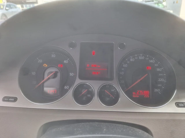 VW Passat 2.0TDI 4Motion Германия CommonRail Нави Кожа Клима, снимка 6 - Автомобили и джипове - 55326746