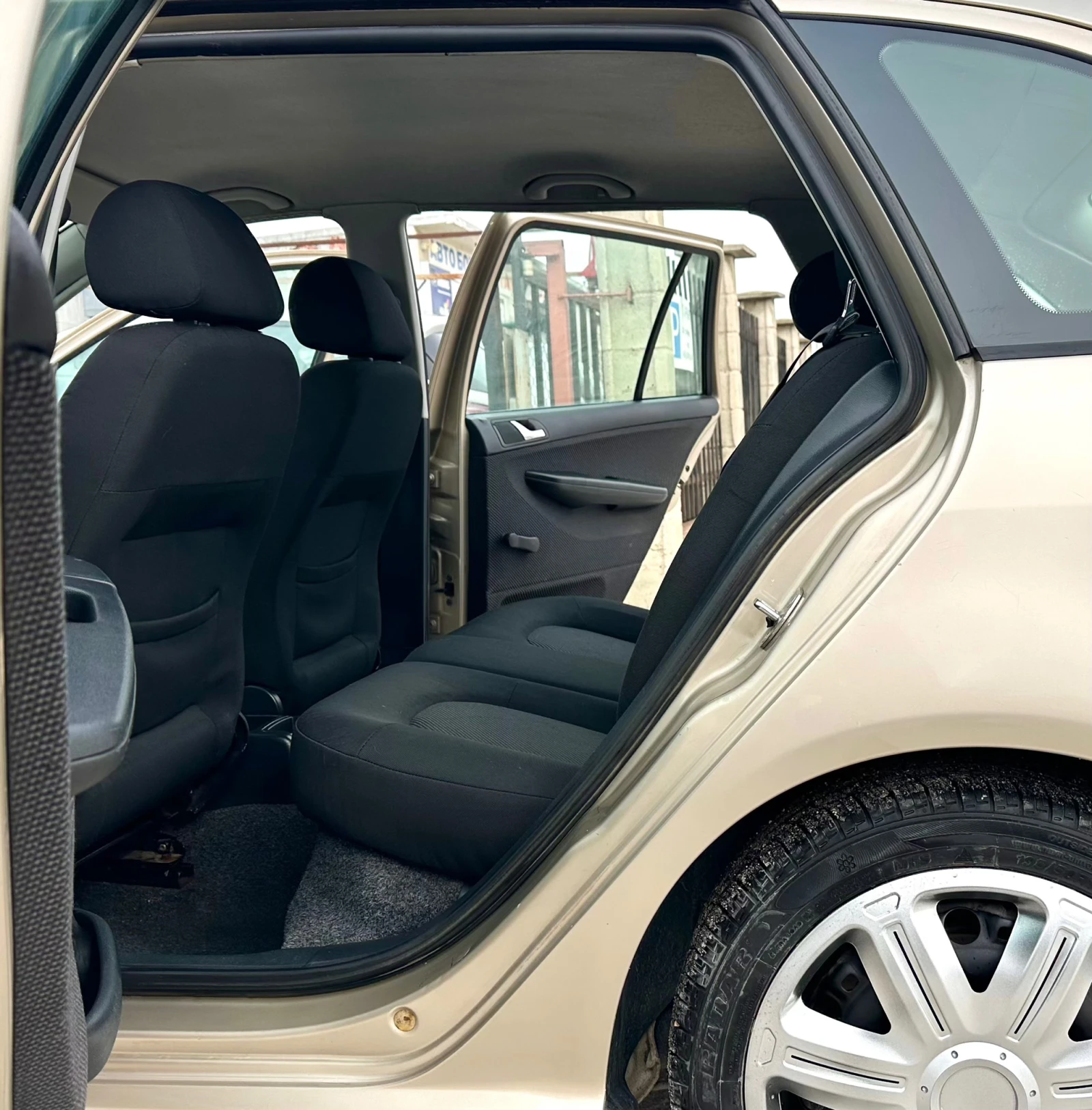 Skoda Fabia 1.4D 75HP | Mobile.bg — изображение 11