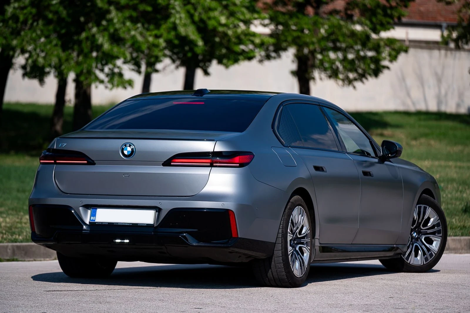 BMW i7  - изображение 6