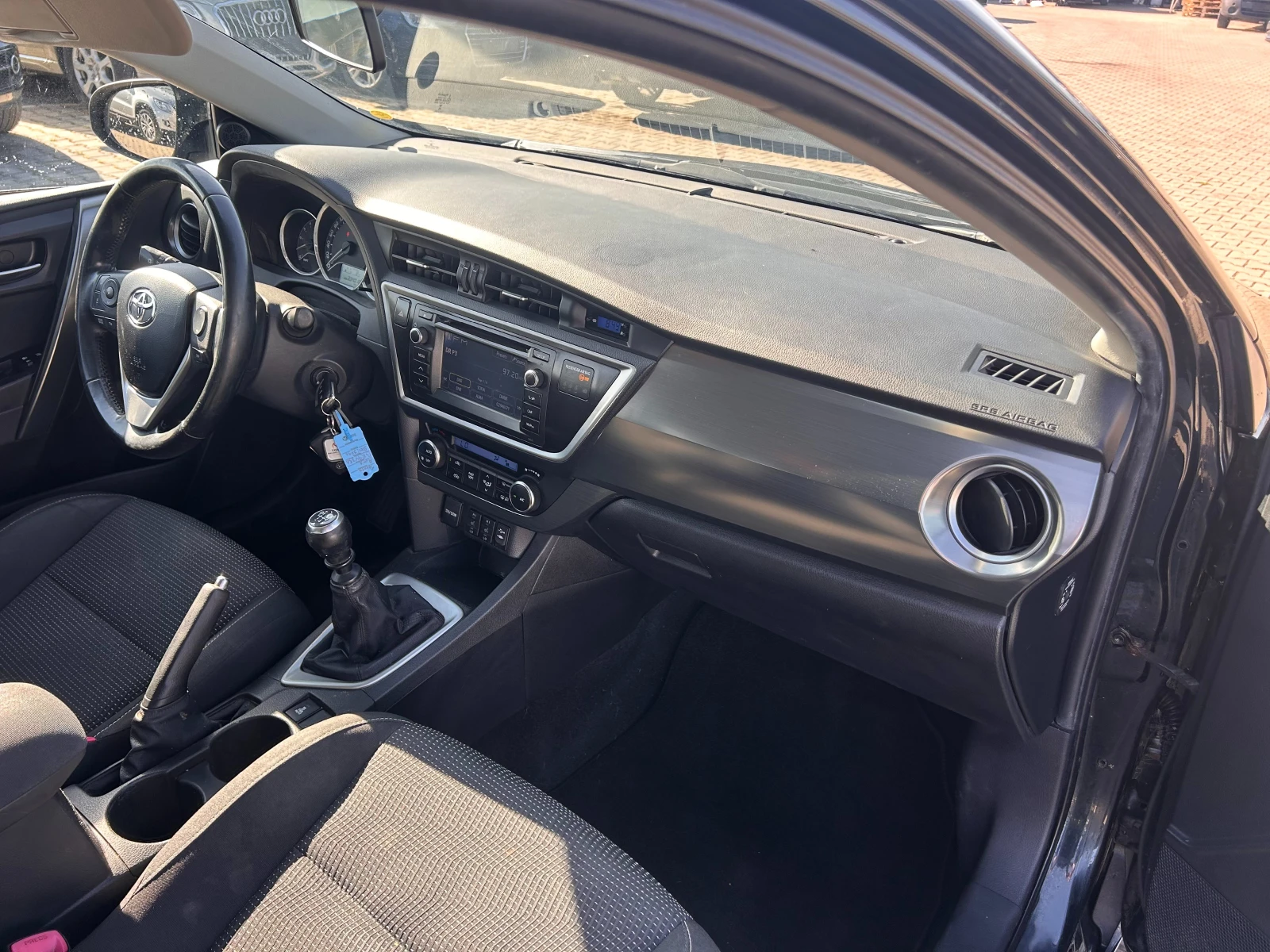 Toyota Auris 1.4D-4D NAVI/KAMERA EURO 5 - изображение 10