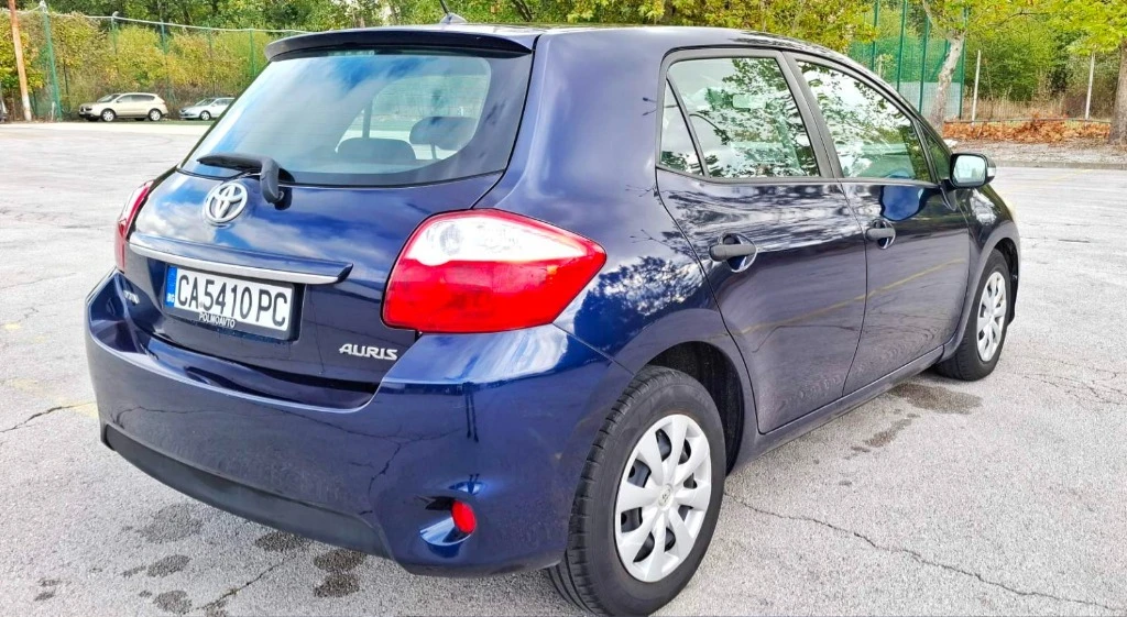 Toyota Auris  - изображение 3
