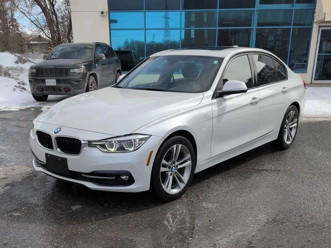 BMW 330 * 330i xDrive * CARFAX * ЦЕНА ДО БГ, снимка 10 - Автомобили и джипове - 53975448