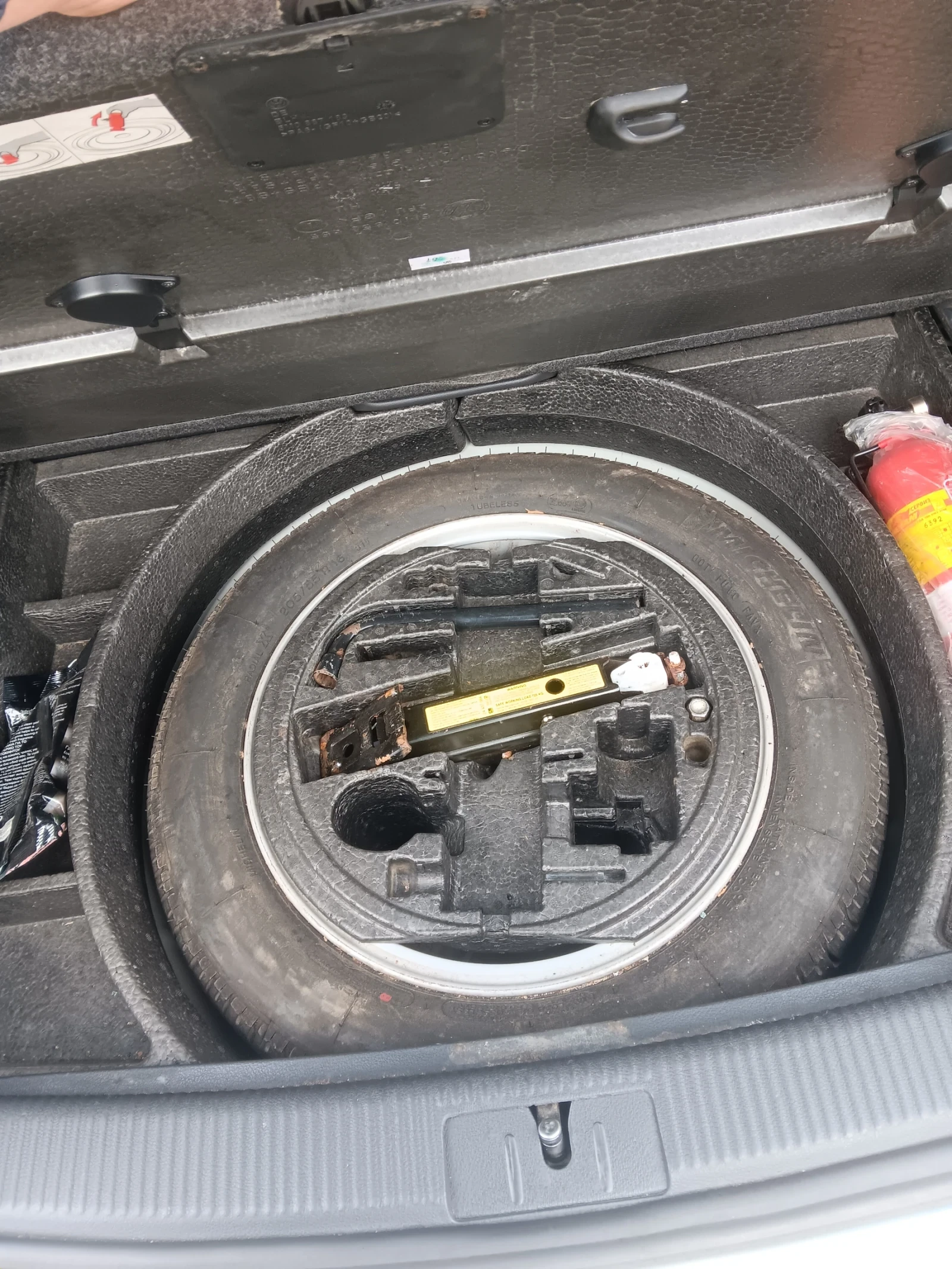 VW Golf Plus, снимка 8 - Автомобили и джипове - 54000767