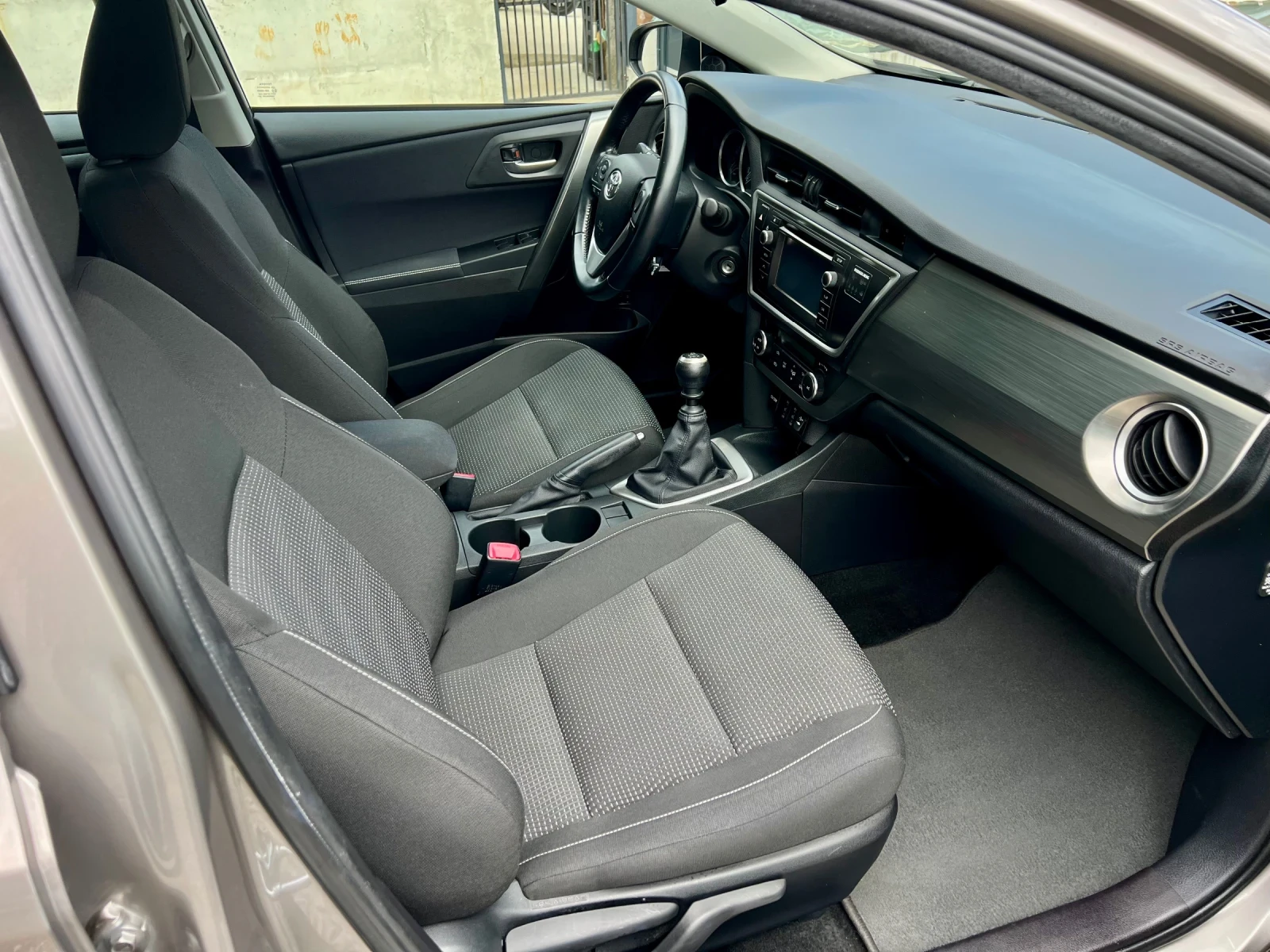 Toyota Auris 1.6i ��������� | Mobile.bg � ����������� 8