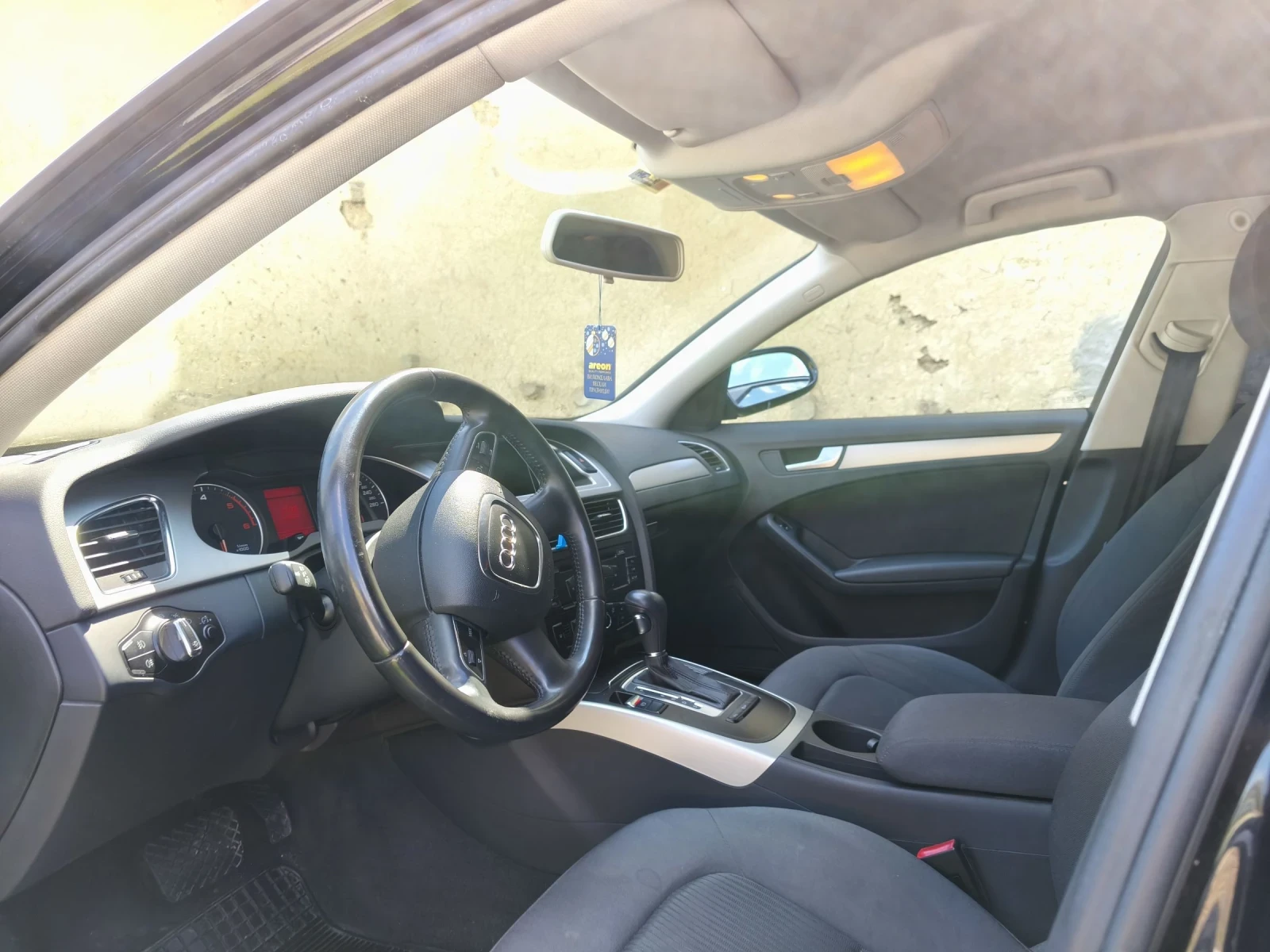 Audi A4 2.0 TDI, снимка 6 - Автомобили и джипове - 54651231