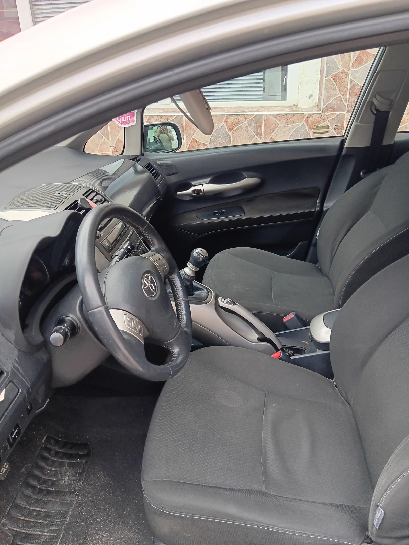 Toyota Auris, снимка 5 - Автомобили и джипове - 54712315