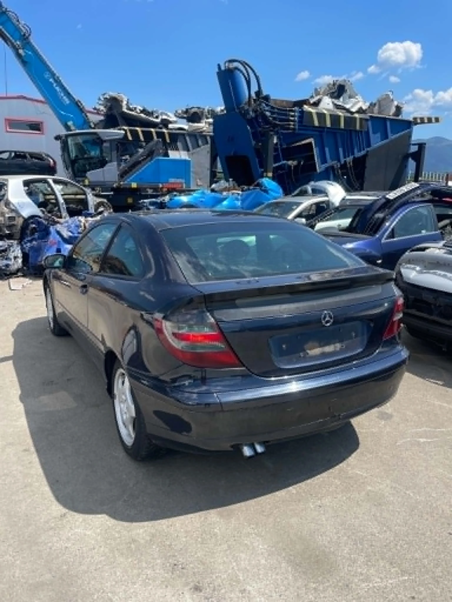 Mercedes-Benz C 220, снимка 4 - Автомобили и джипове - 54956472