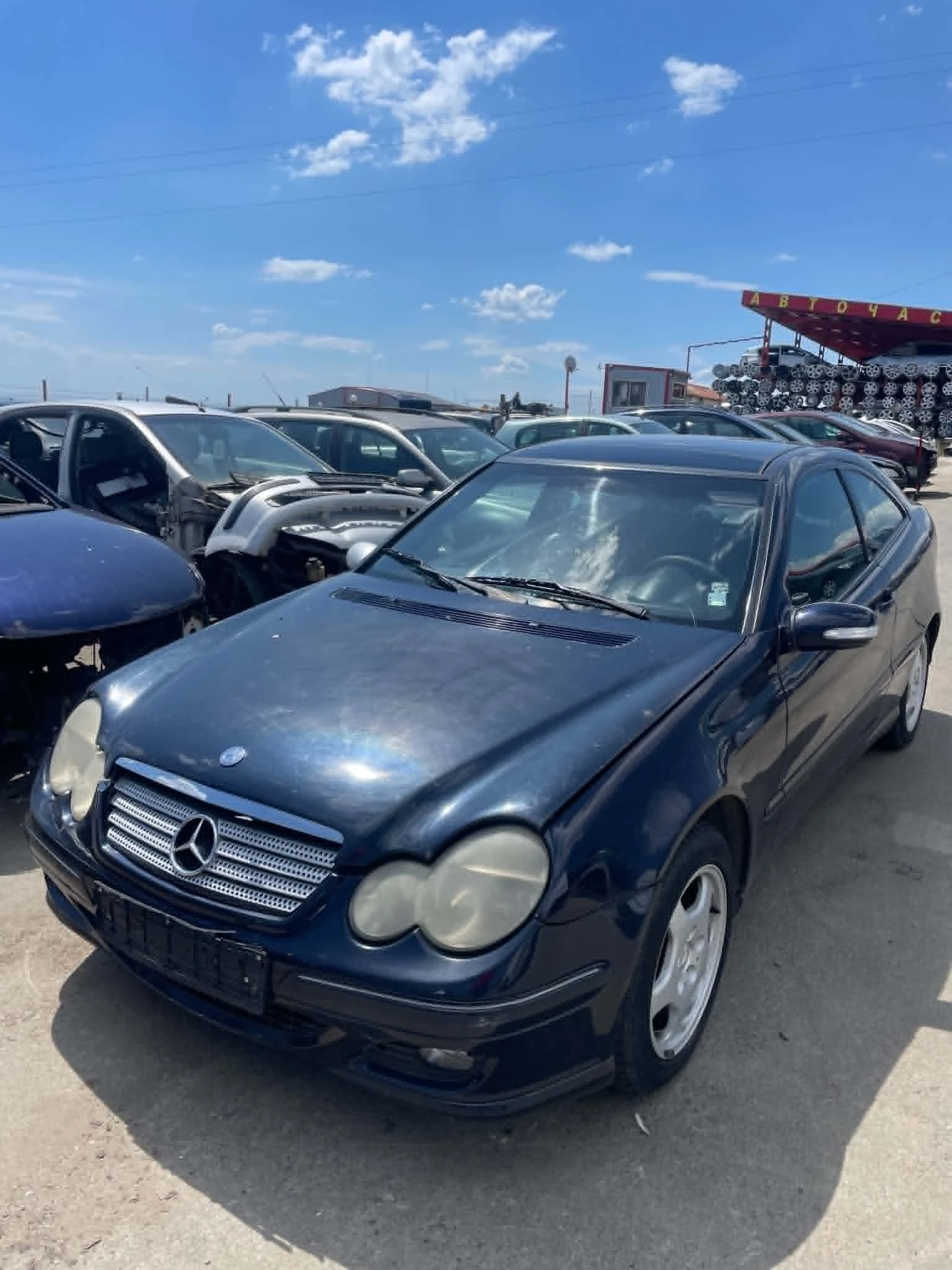 Mercedes-Benz C 220, снимка 2 - Автомобили и джипове - 54956472