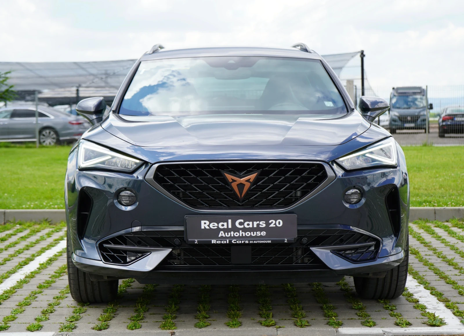 Cupra Formentor VZ* BEATS* MEMORY* DISTR* CAM* CARPLAY* НАЛИЧНА* , снимка 2 - Автомобили и джипове - 54971701