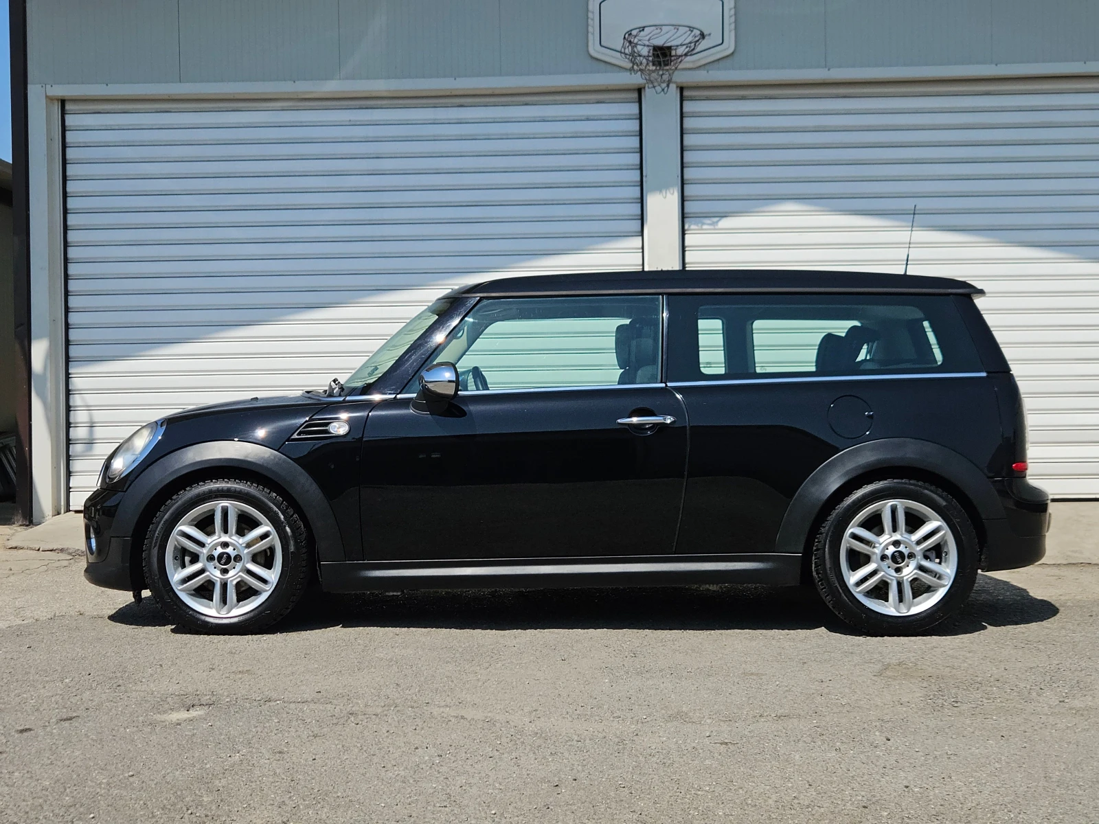 Mini Clubman One/1.6D/6ск./90k.c/ОБСЛУЖЕН/ACC/EURO 5B/ТОП, снимка 6 - Автомобили и джипове - 55101327