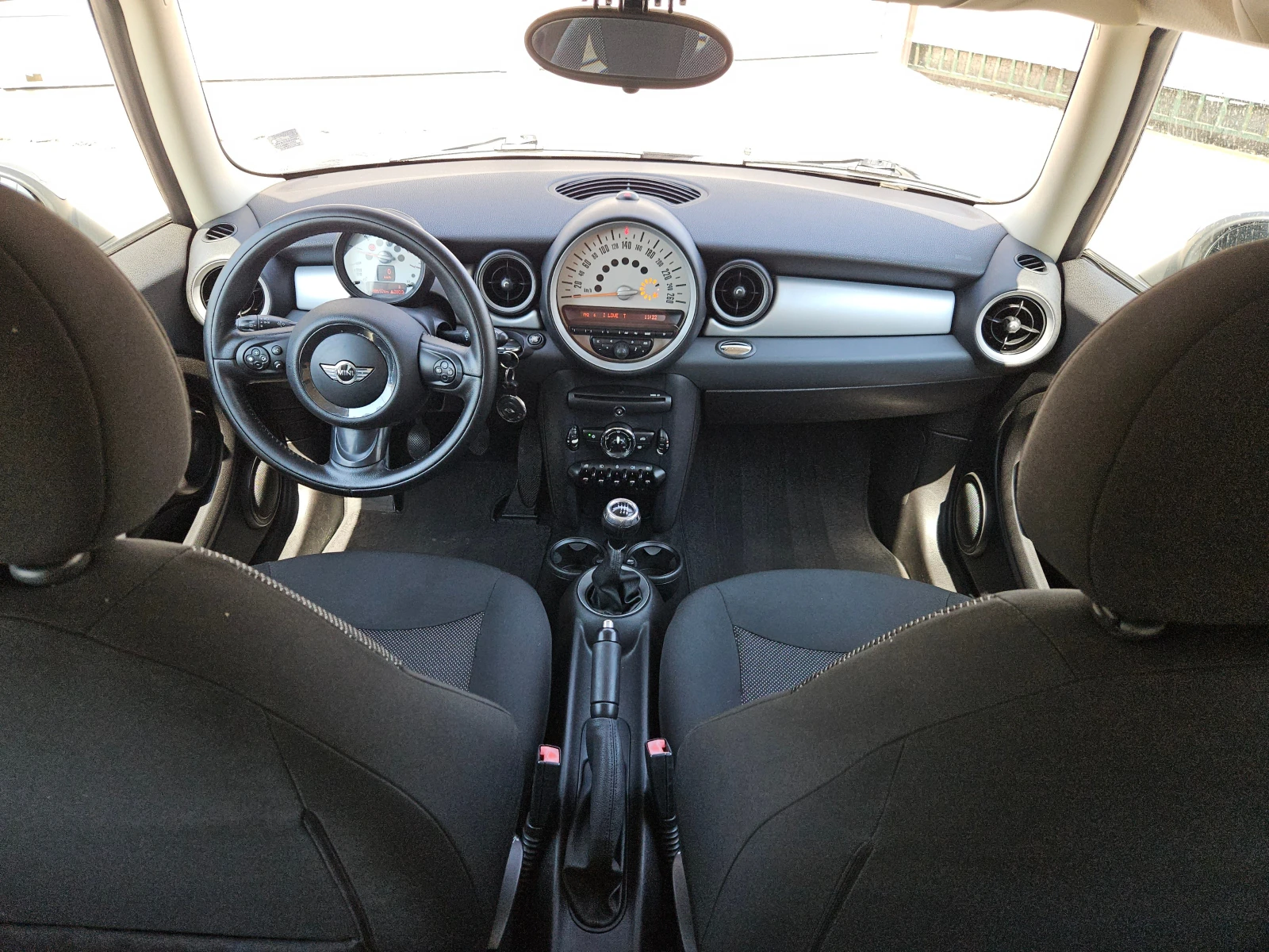 Mini Clubman One/1.6D/6ск./90k.c/ОБСЛУЖЕН/ACC/EURO 5B/ТОП, снимка 10 - Автомобили и джипове - 55101327