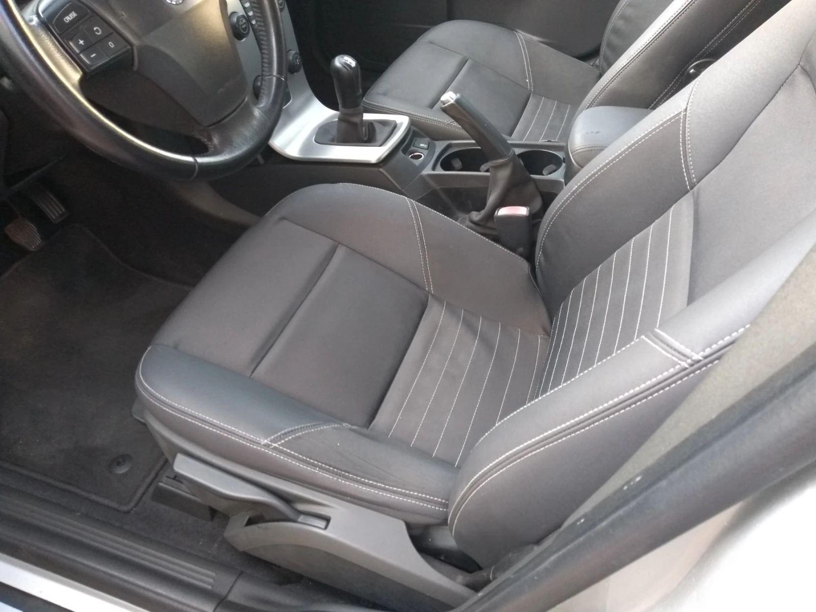Volvo S40 1.6 HDI, снимка 9 - Автомобили и джипове - 55244619