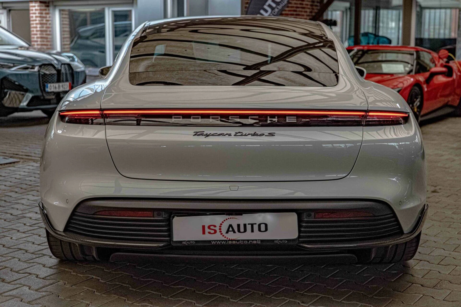 Porsche Taycan Turbo S/PDCC Sport/PDLS+ /PCCB/Chrono/Carbon/Burm., снимка 4 - Автомобили и джипове - 55285191