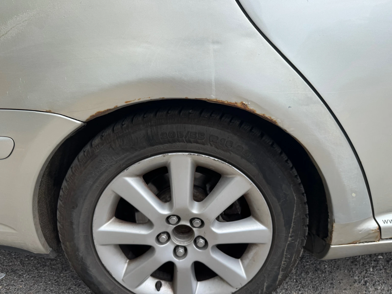 Toyota Avensis 2.0 D-4D, снимка 6 - Автомобили и джипове - 55777695
