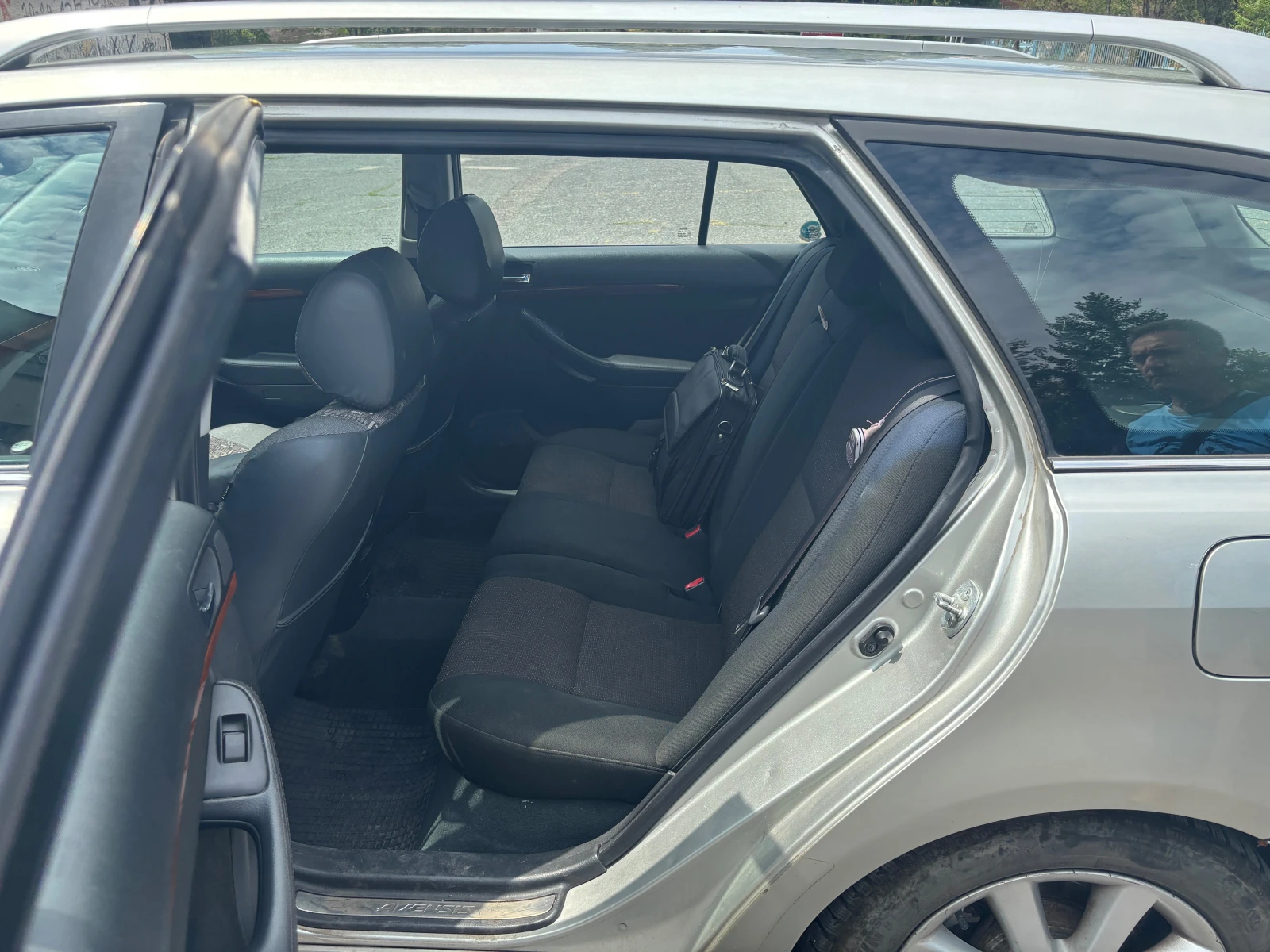 Toyota Avensis 2.0 D-4D, снимка 15 - Автомобили и джипове - 55777695