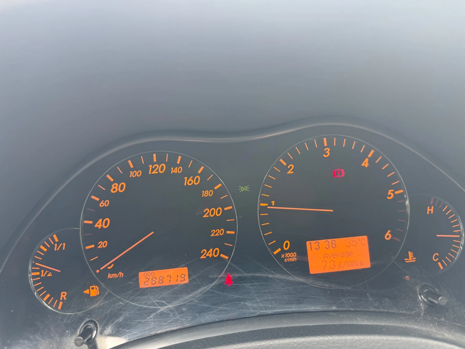 Toyota Avensis 2.0 D-4D, снимка 14 - Автомобили и джипове - 55777695
