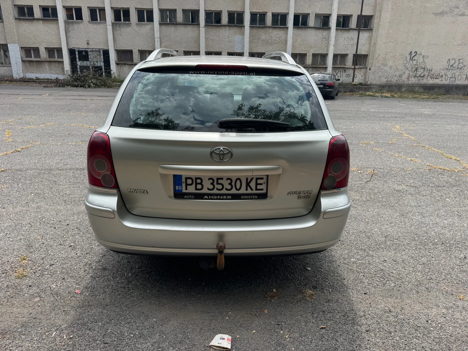 Toyota Avensis 2.0 D-4D, снимка 12 - Автомобили и джипове - 55777695
